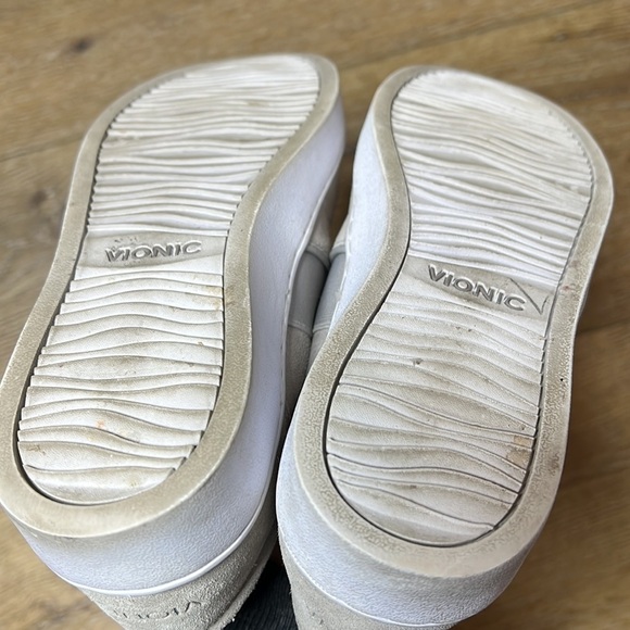 Vionic Kani Gray Suede Slip On Sneaker Size 7 - Picture 7 of 8